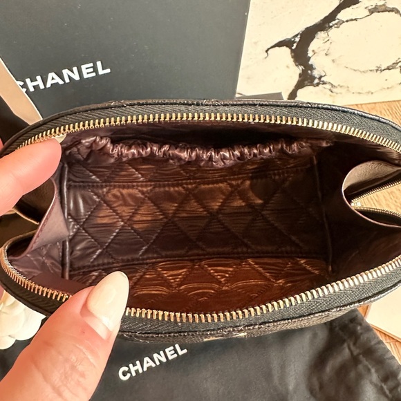 FULL SET - CHANEL Black Caviar Quilted Zipped Cosmetic Case - Picture 10 of 13